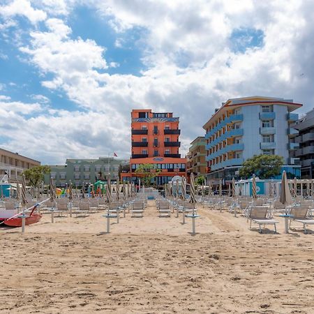 Hotel Giorgetti Orange Белларія-Іджеа-Марина Екстер'єр фото