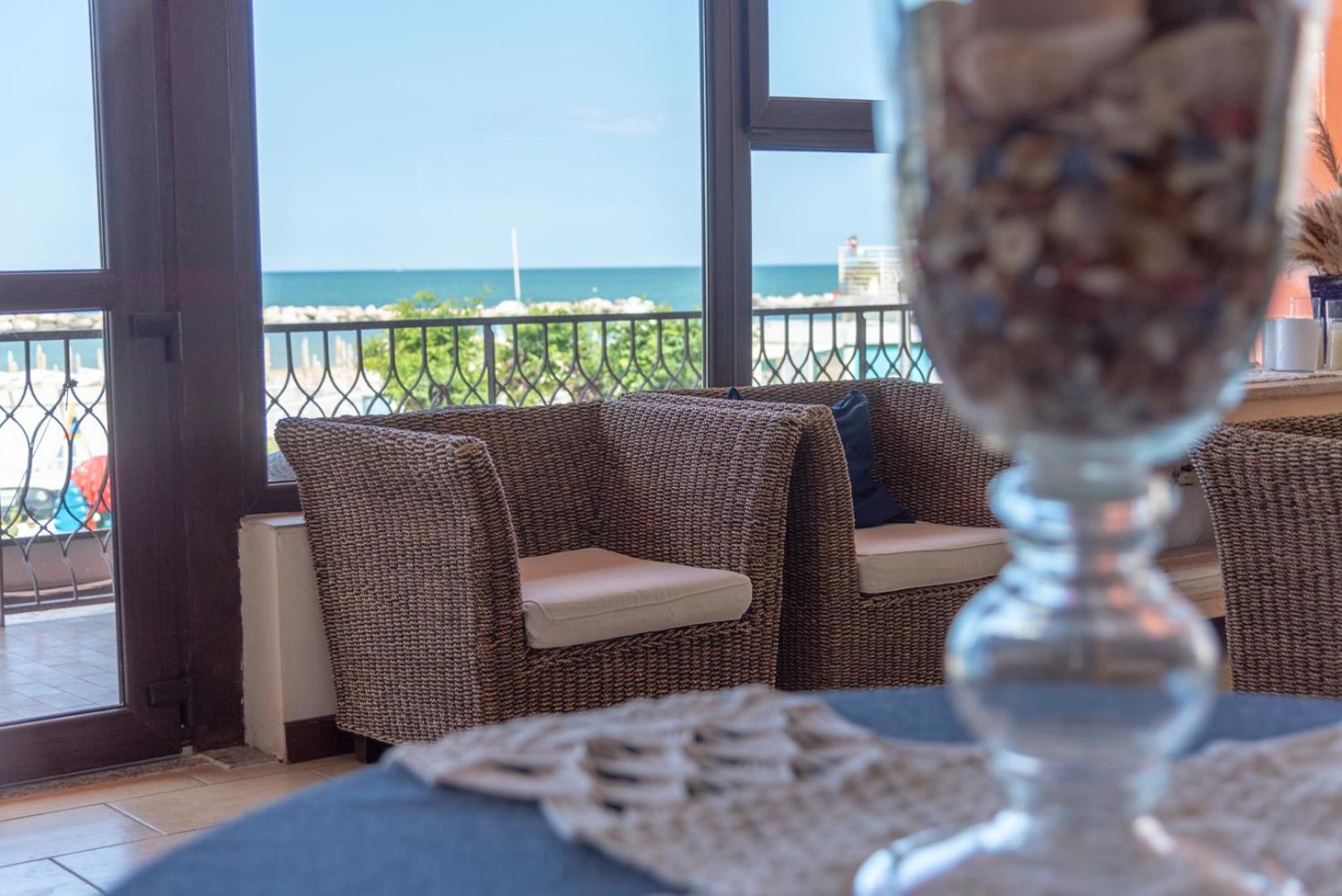 Hotel Giorgetti Orange Белларія-Іджеа-Марина Екстер'єр фото
