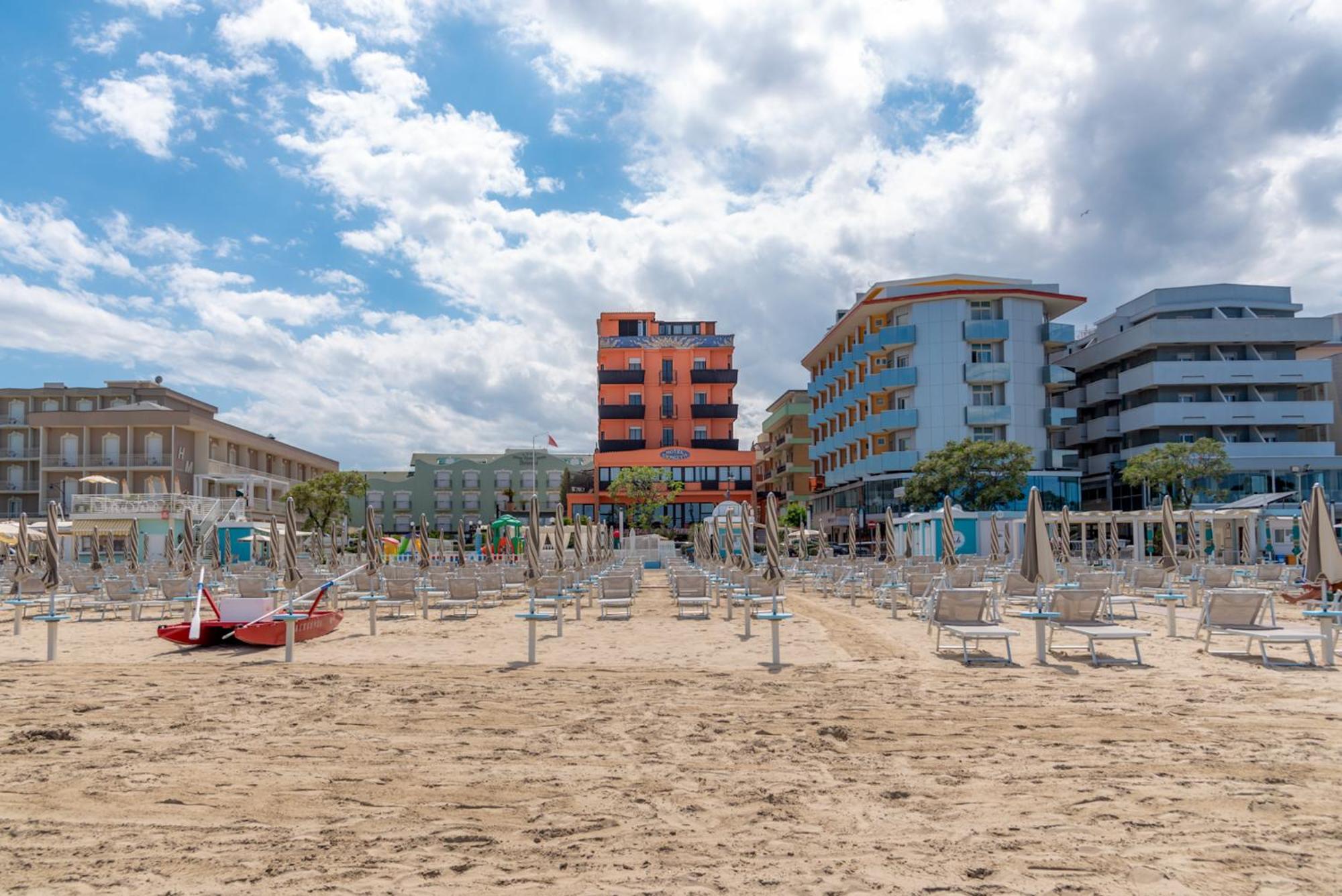Hotel Giorgetti Orange Белларія-Іджеа-Марина Екстер'єр фото