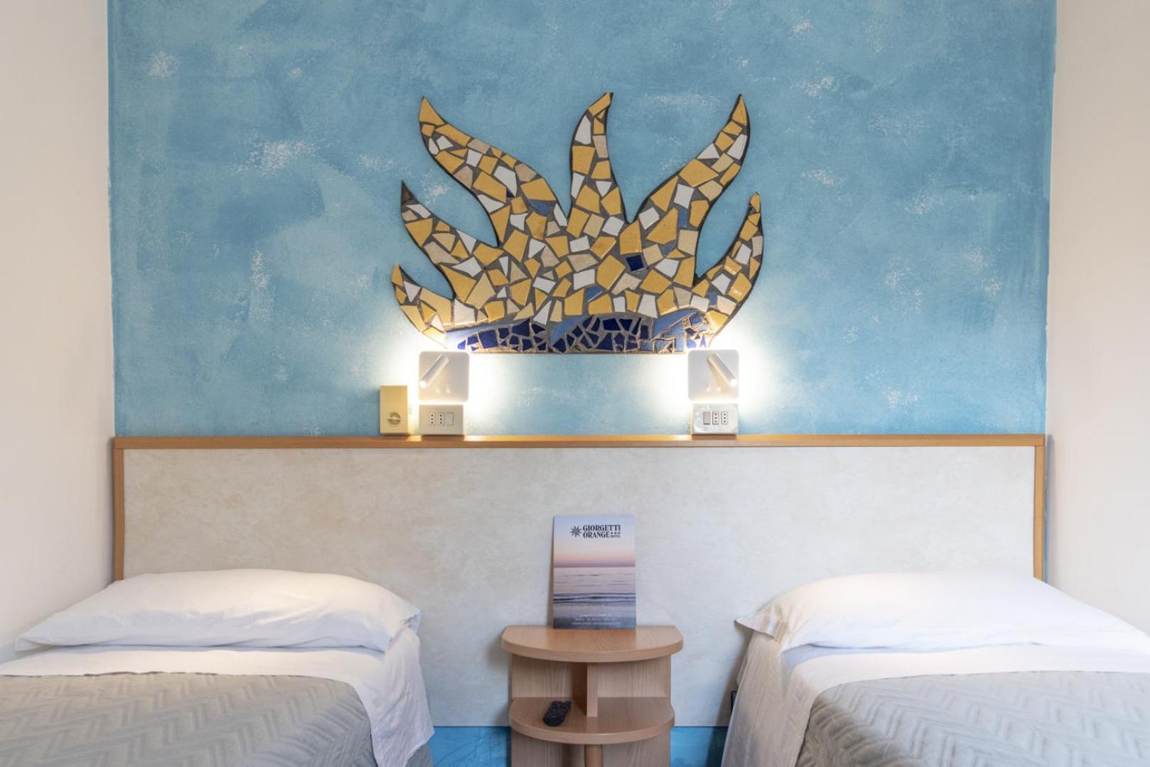 Hotel Giorgetti Orange Белларія-Іджеа-Марина Екстер'єр фото